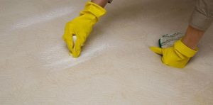 Cómo limpiar las manchas de pipí del colchón