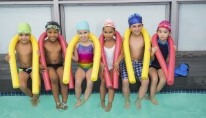 5 consejos para enseñar a nadar a niños pequeños